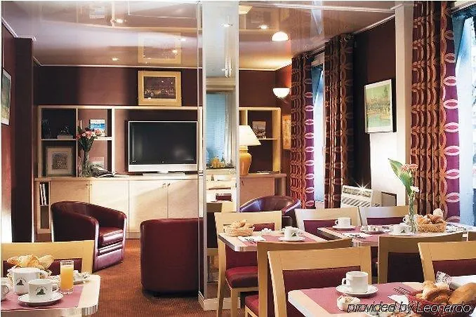 **  Hotel Du Lion Paris France